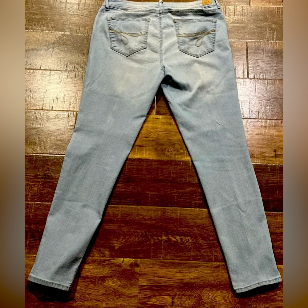 Jordache Skinny Womens Jeans Size 12 NWOT Supports St. Jude Free Shipping